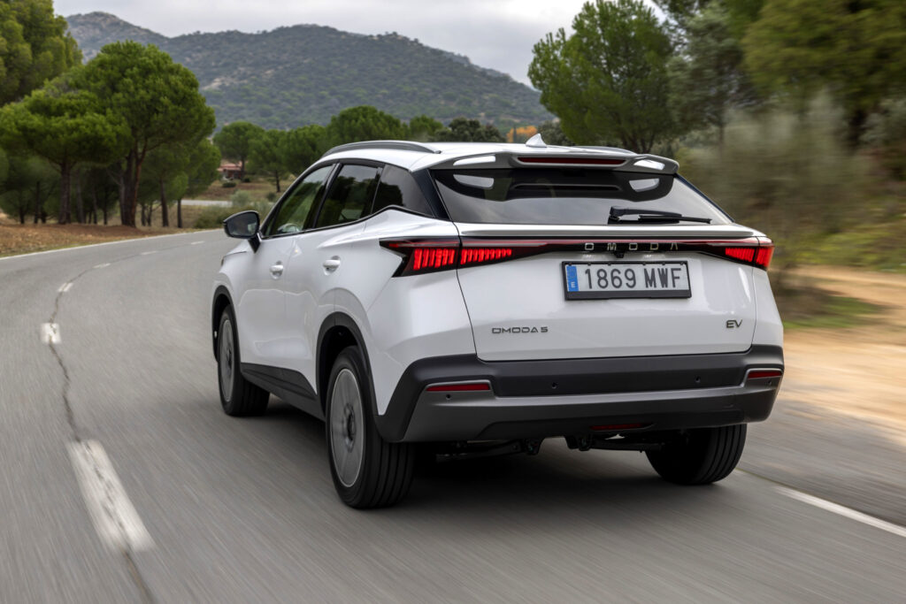 Omoda 5 EV SUV eléctrico compacto 2026 orientado a uso diario y movilidad eléctrica urbana