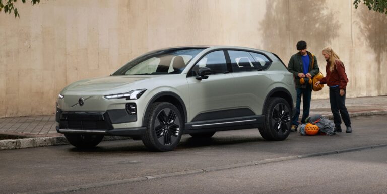 Volvo EX60 eléctrico: datos oficiales (autonomía, carga 800V, versiones y tecnología)