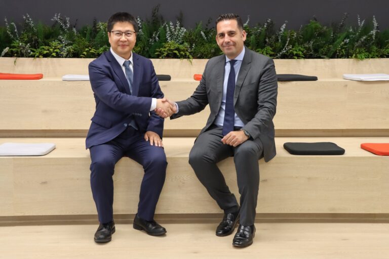 Qué es un SUV híbrido autorrecargable y por qué marcas como MG o OMODA apuestan por esta tecnología Qué es un SUV híbrido autorrecargable y por qué marcas como MG o OMODA apuestan por esta tecnología
