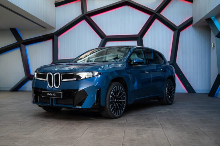 Los 7 SUV premium con etiqueta CERO con mejor equipamiento de serie en España Los 7 SUV premium con etiqueta CERO con mejor equipamiento de serie en España