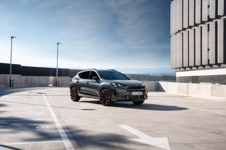 Cupra Formentor vs Alfa Romeo Tonale: duelo de SUV PHEV deportivos por menos de 50.000 €
