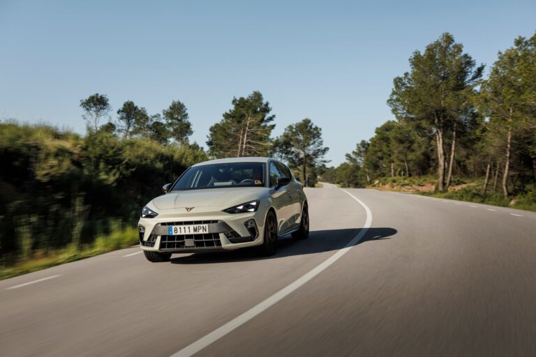 Los 6 SUV híbridos enchufables más vendidos en España en 2026: ranking actualizado Los 6 SUV híbridos enchufables más vendidos en España en 2026: ranking actualizado