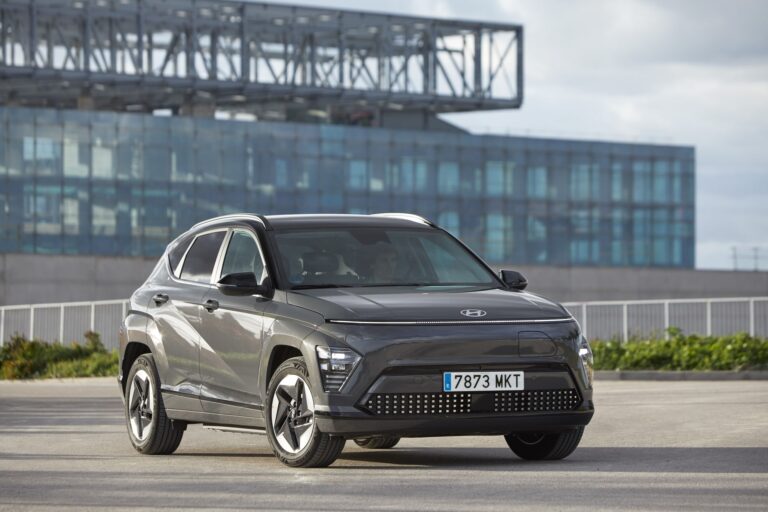 Qué es un SUV híbrido urbano y por qué tiene sentido frente a un utilitario tradicional Qué es un SUV híbrido urbano y por qué tiene sentido frente a un utilitario tradicional