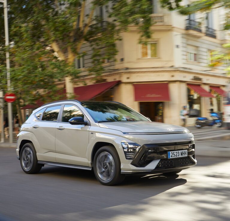 Qué es un SUV eléctrico compacto y en qué se diferencia de un crossover urbano