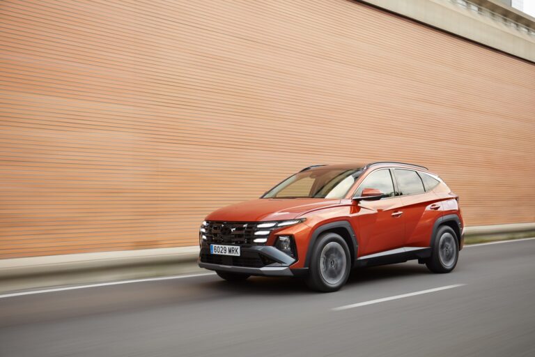 Qué diferencia a un SUV híbrido enchufable de un MHEV o un full hybrid: claves técnicas explicadas