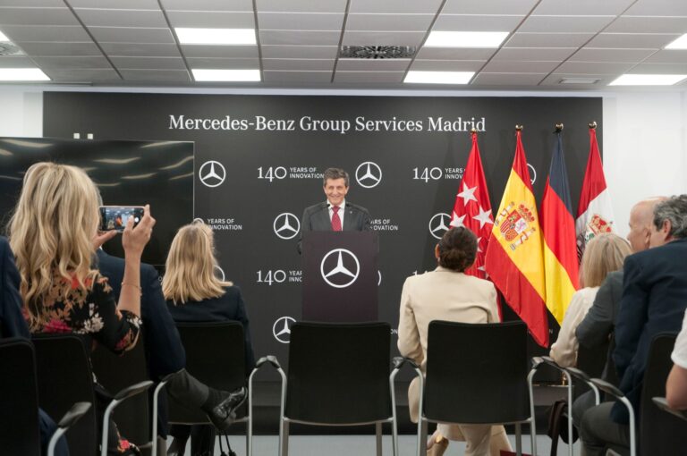 Los 8 SUV premium con etiqueta CERO con tecnología de conducción más avanzada en 2026 Los 8 SUV premium con etiqueta CERO con tecnología de conducción más avanzada en 2026
