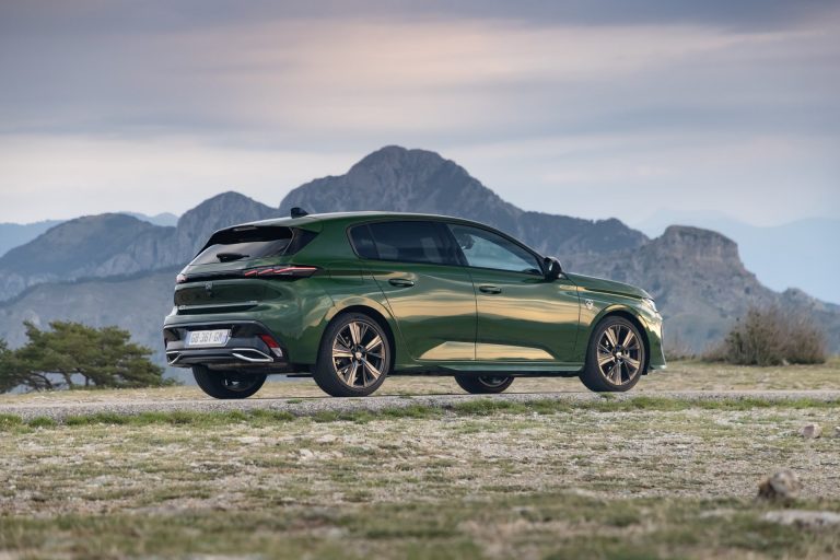 Ranking 2026: los 8 mejores compactos PHEV del año a la venta en España