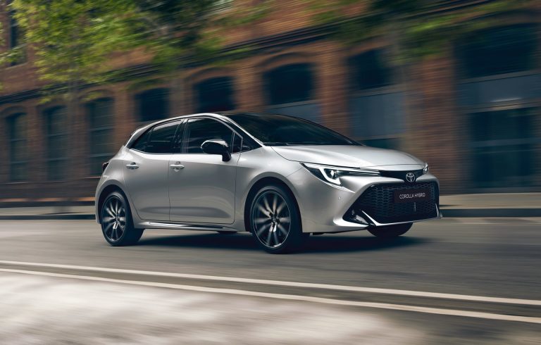 Cómo saber si un compacto eléctrico compensa frente a un híbrido en 2026: 6 claves para decidir