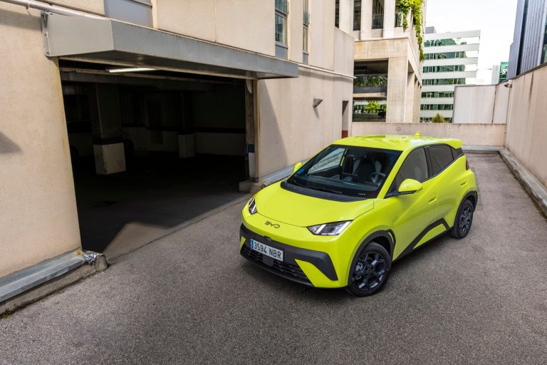 Cómo elegir un utilitario eléctrico urbano en 2026: 6 claves de autonomía, tamaño y carga para ciudad