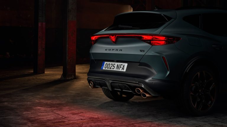 Ranking 2026: los 8 SUV-C PHEV con mayor potencia combinada a la venta en España Ranking 2026: los 8 SUV-C PHEV con mayor potencia combinada a la venta en España