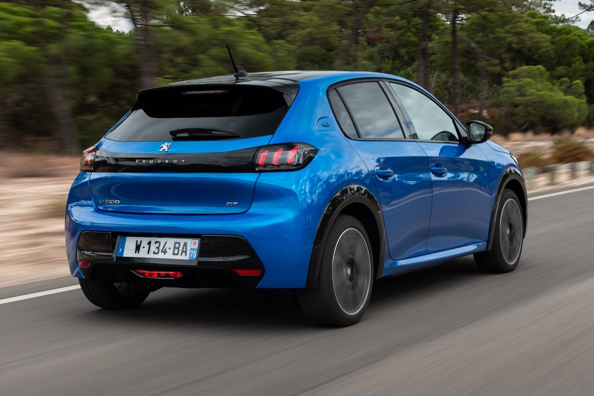 Peugeot e-208