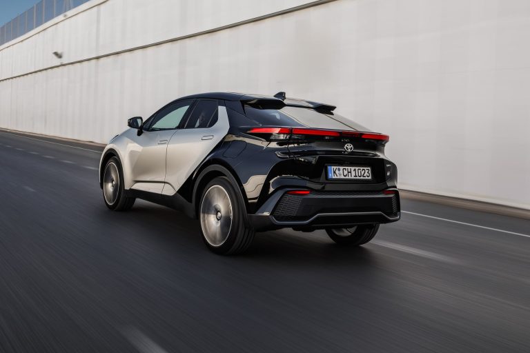 Toyota C-HR vs Hyundai Kona Híbrido: duelo de SUV-B/C híbridos por relación calidad-precio en 2026 Toyota C-HR vs Hyundai Kona Híbrido: duelo de SUV-B/C híbridos por relación calidad-precio en 2026